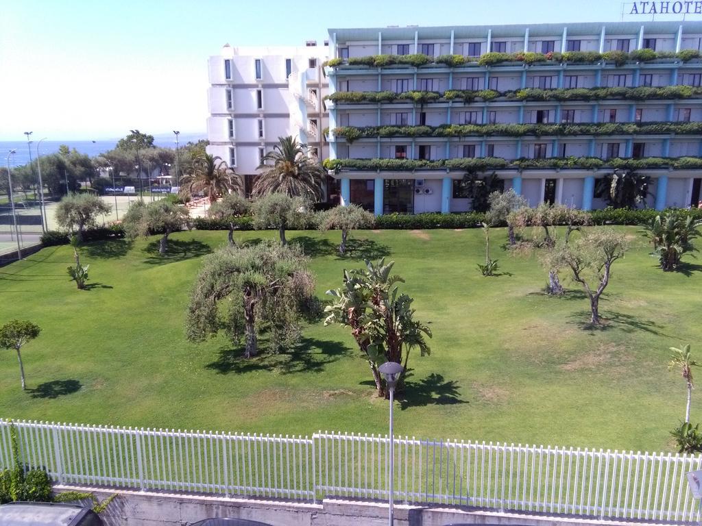 The House On The Beach Giardini Naxos Exterior photo